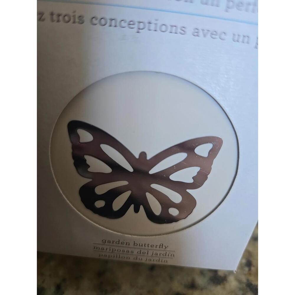 One Martha Stewart Layering Punch Garden Butterfly  NEW NiB in Box - Picture 3 of 4
